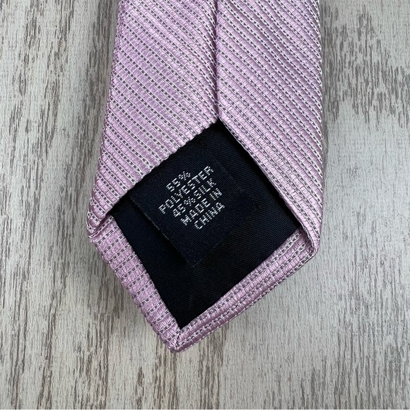 587 - Calvin Klein Tie 650 Pink Dot & Line CK21100190 Silk Blend MSRP $69.50 - Picture 3 of 5